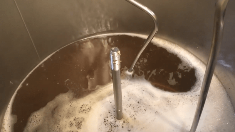 Ферментация сусла для производства виски в домашних условиях.