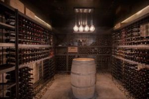 Для сохранения вкусовых качеств вина важно соблюдать некоторые правила Консервация вина