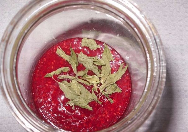 Настойка малины на спирте