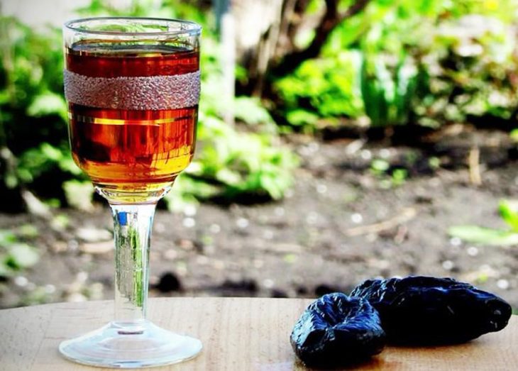 сливы в лунном свете