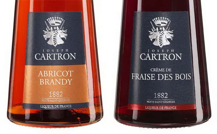 Как правильно приготовить и выпить клубничный ликер Ксю Ксю