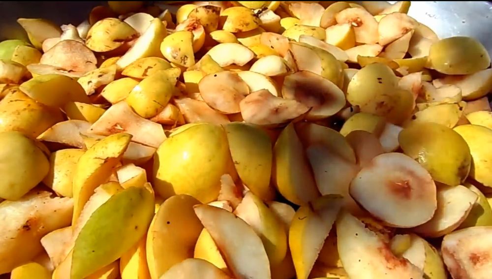 Порезанные груши