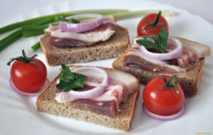 Бутерброды с салом