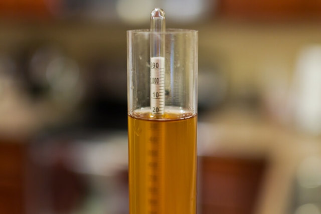 Фруктовая брага не хочет бродить или остановилась